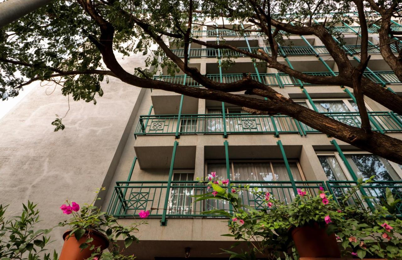 Bougainvilla Apartment Surate Extérieur photo