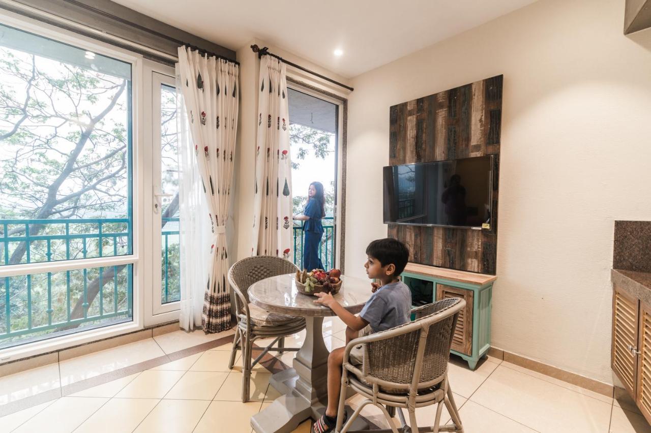 Bougainvilla Apartment Surate Extérieur photo