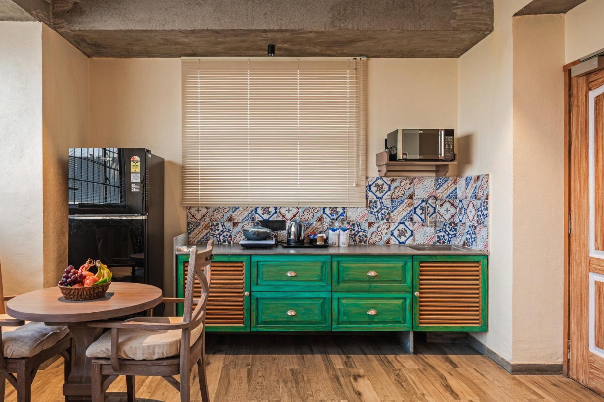 Bougainvilla Apartment Surate Extérieur photo